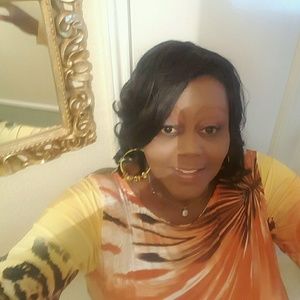 Meet your Posher, Cynthia